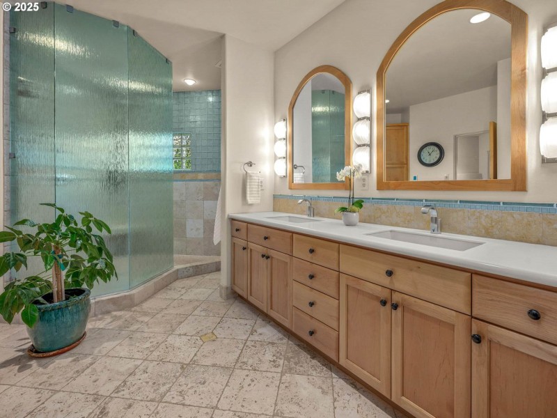 Bathroom, Attached