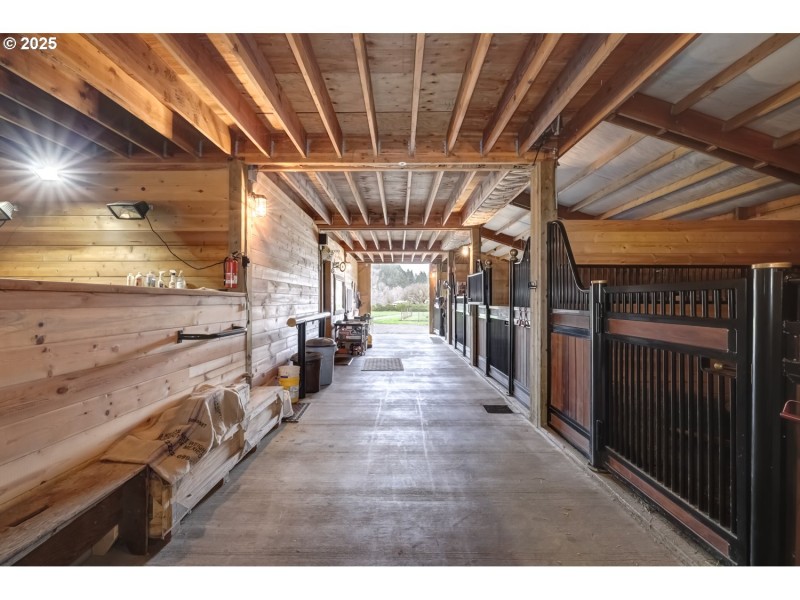 Barn