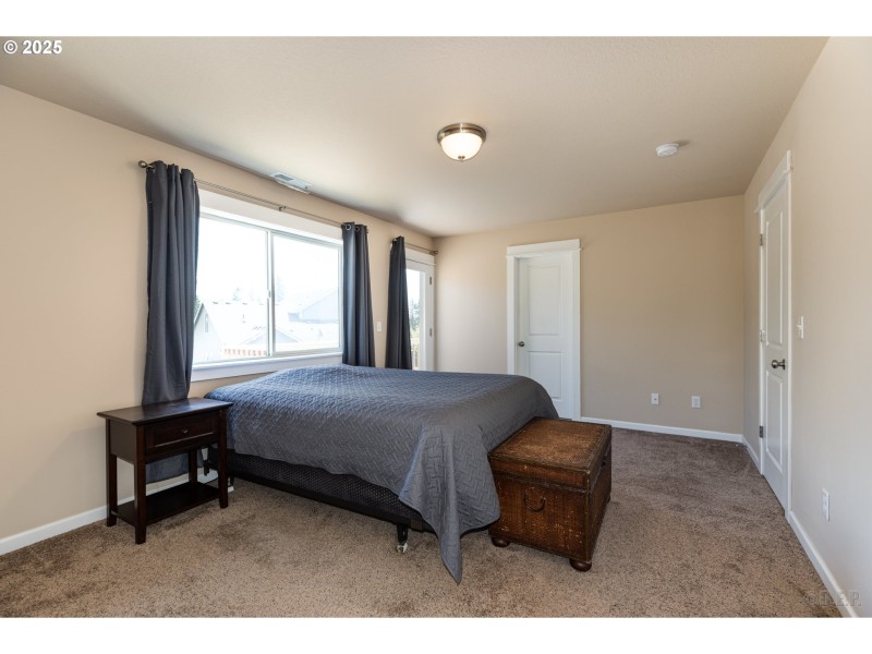 Bedroom, Primary