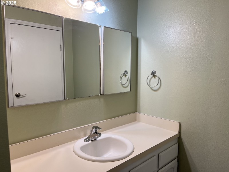 Bathroom, Attached