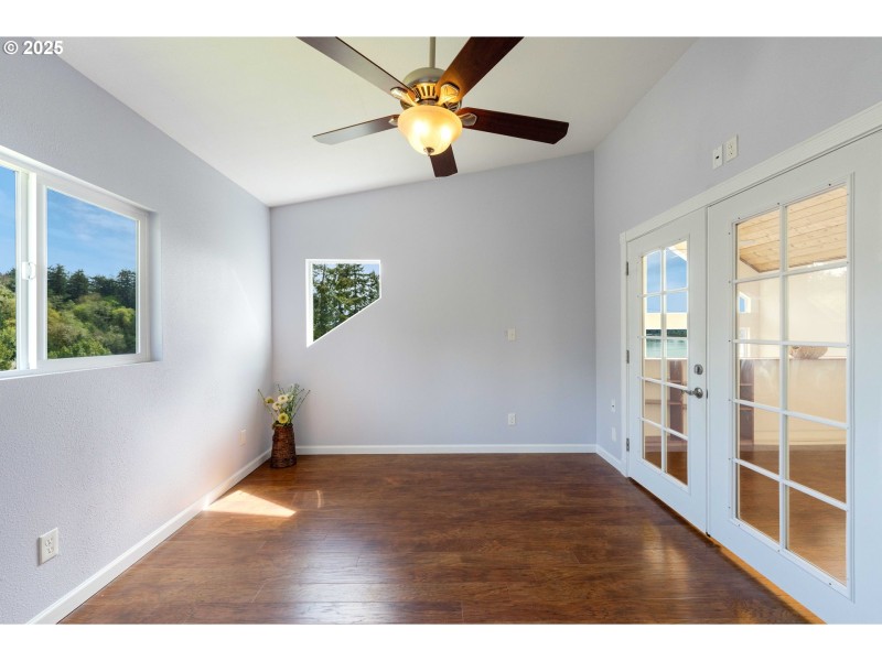 Bedroom, Primary