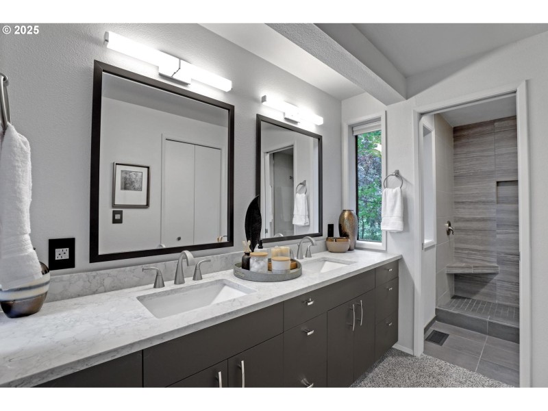 Bathroom, Attached
