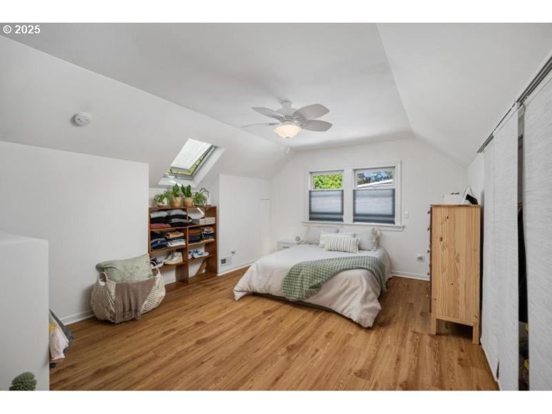 Bedroom, Primary