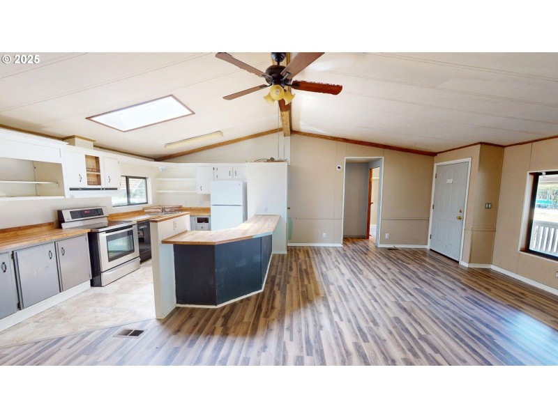 Kitchen/Living Room