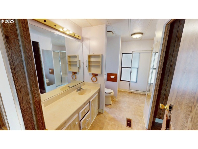 Owner's Suite Bathroom