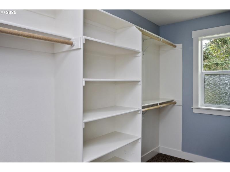 Bedroom, Primary