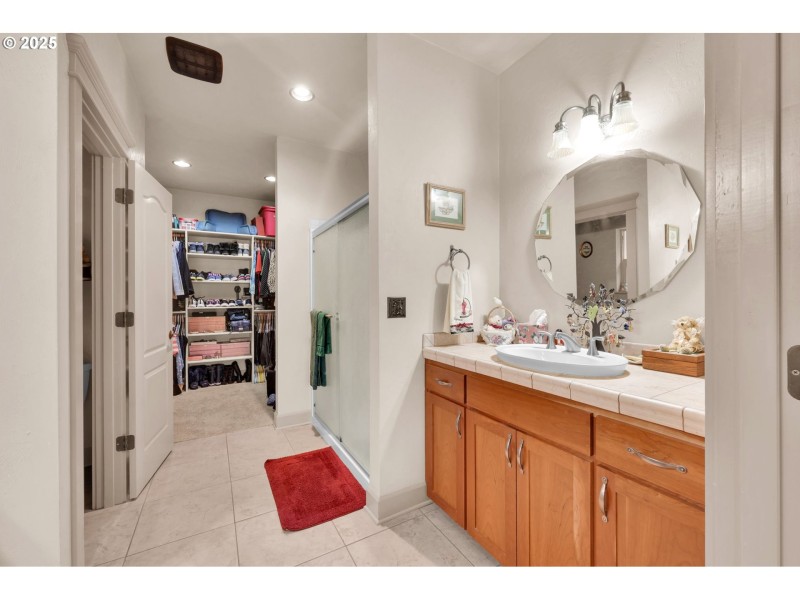 Bathroom, Attached