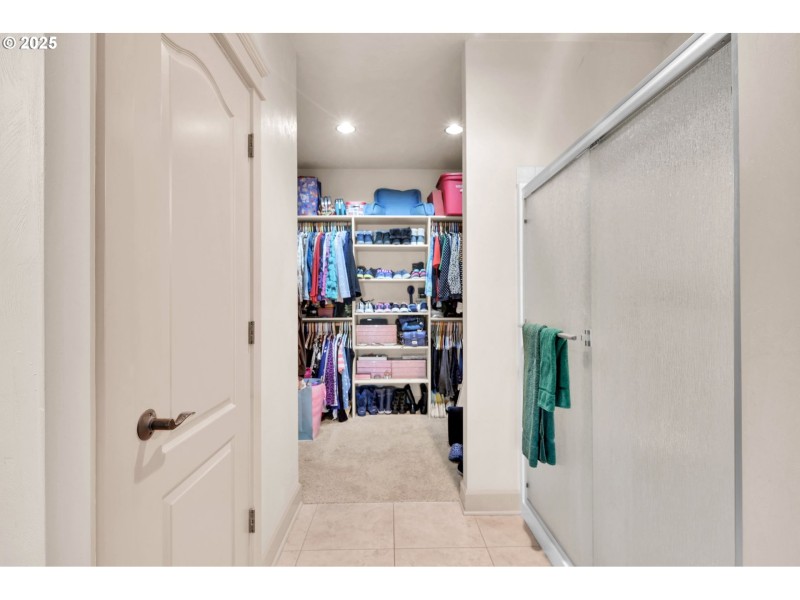 Bedroom, Primary