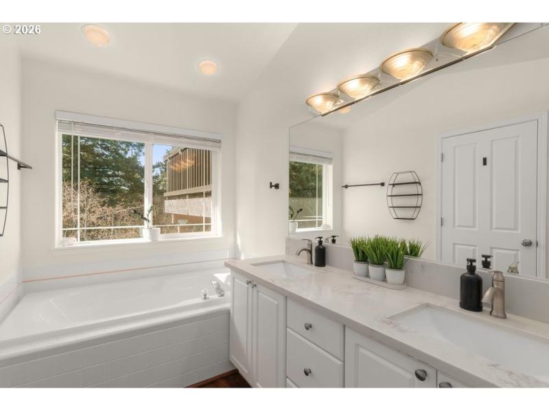 Bedroom, Owner's Suite