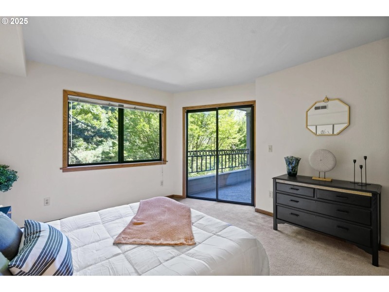 Bedroom, Primary