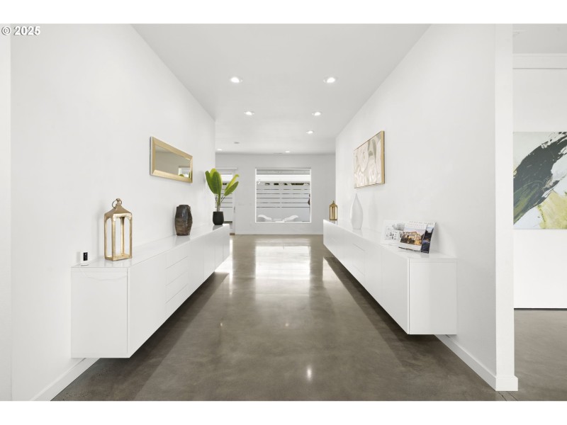 Entrance/Foyer