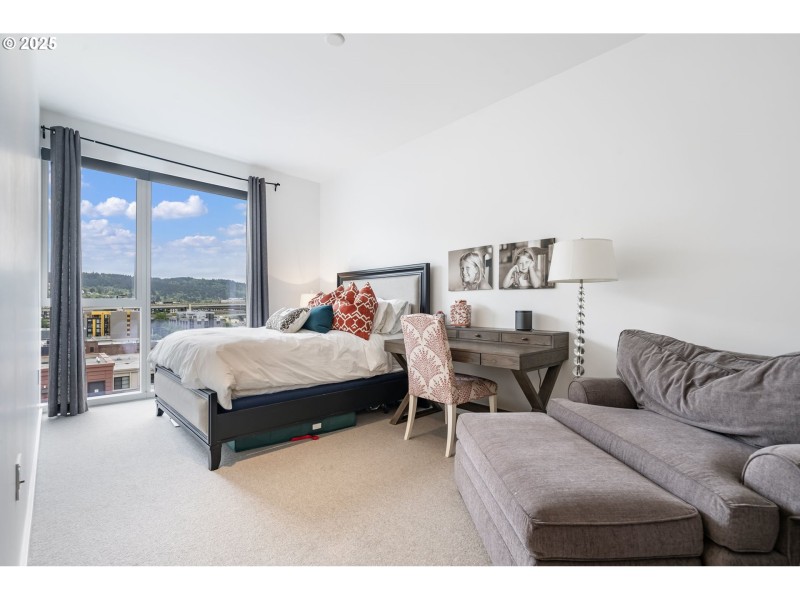 Bedroom, Primary