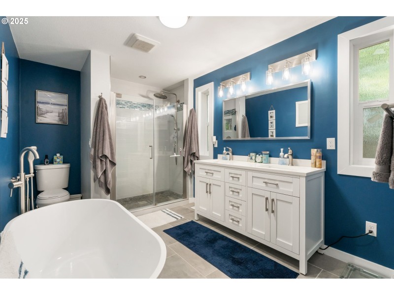 Owner's Suite Bathroom