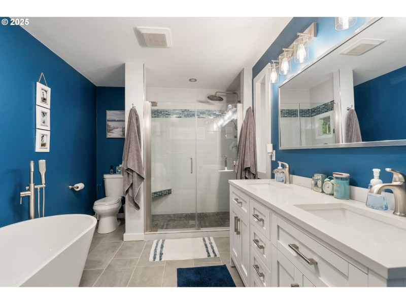 Owner's Suite Bathroom