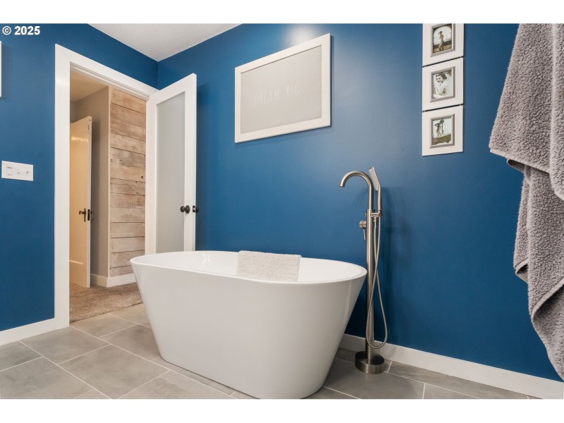 Owner's Suite Bathroom