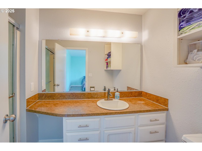 Bathroom, Attached