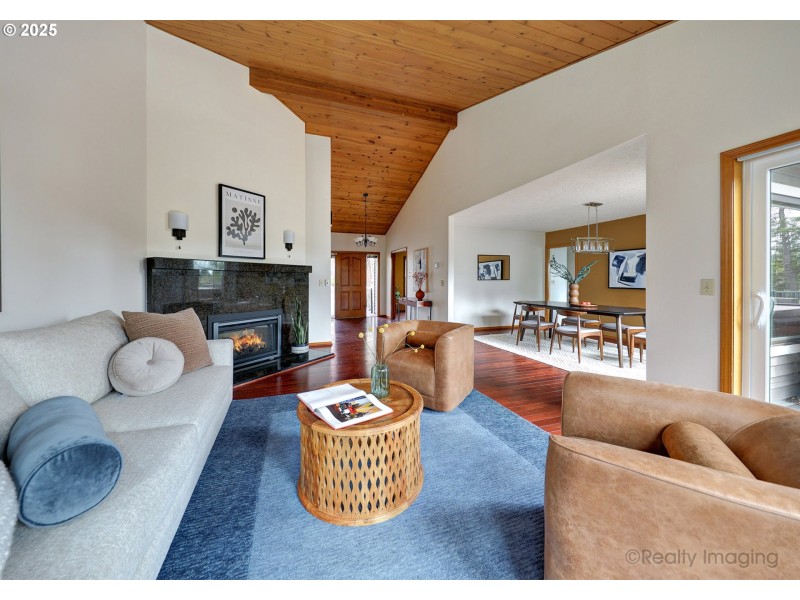 Living Room/Dining Room