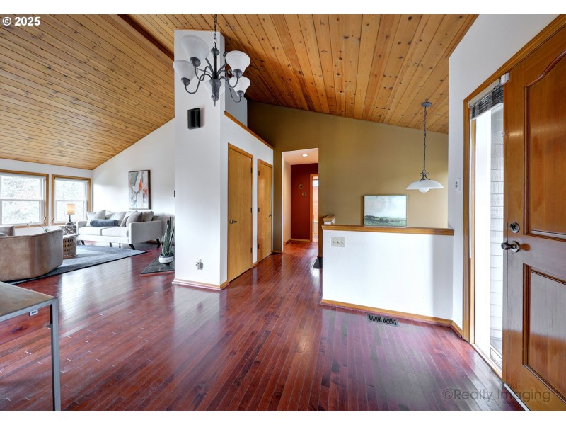 Entrance/Foyer
