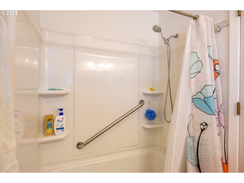 Bathroom, Attached