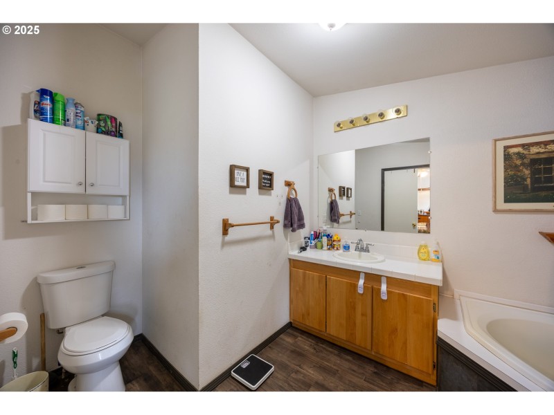 Bathroom, Attached