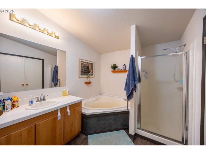 Bathroom, Attached