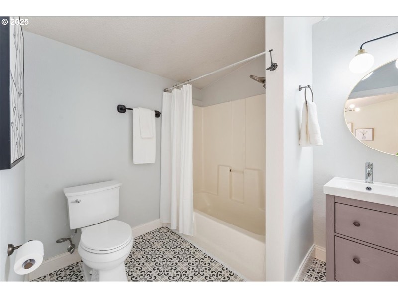 Bathroom, Attached