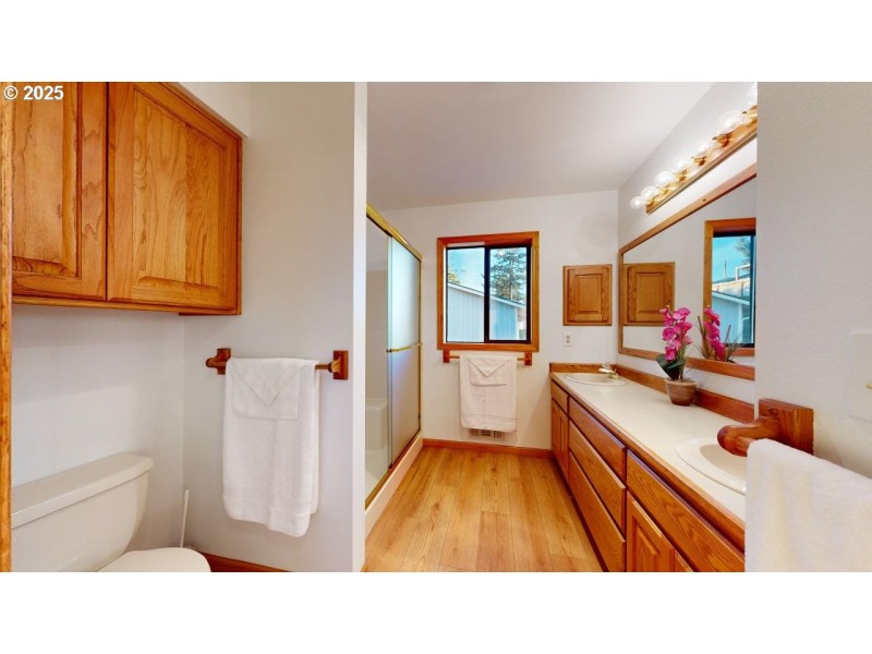 Bathroom, Attached