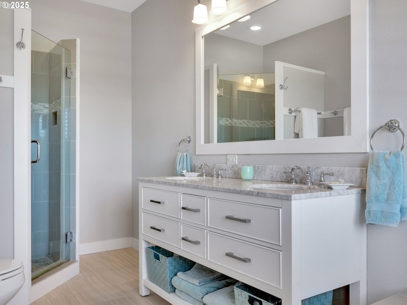 Bathroom, Attached