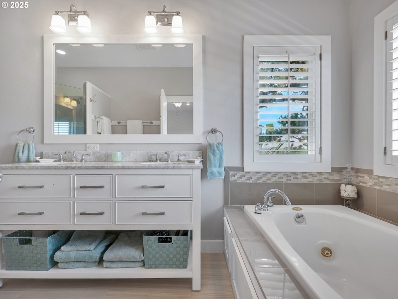 Bathroom, Attached