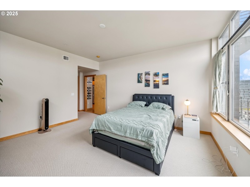 Bedroom, Primary
