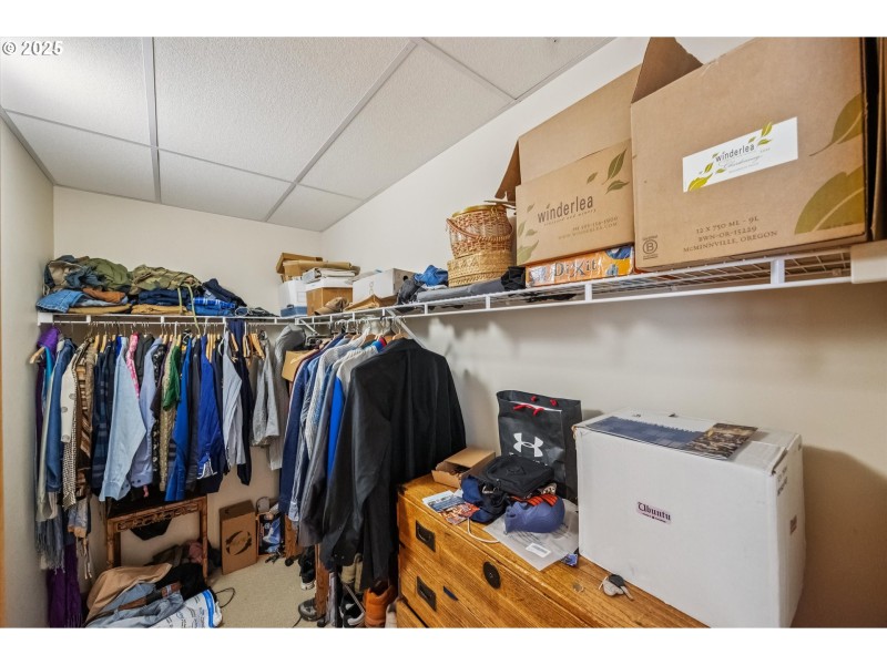 Bedroom, Primary