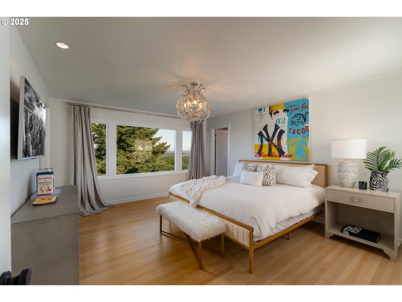 Bedroom, Primary