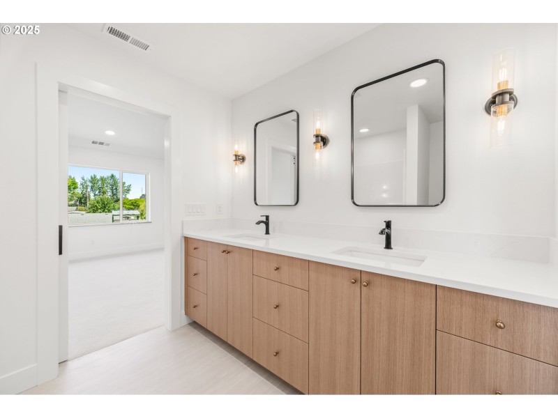 Owner's Suite Bathroom