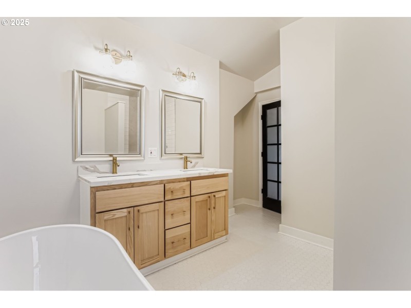 Bathroom, Attached