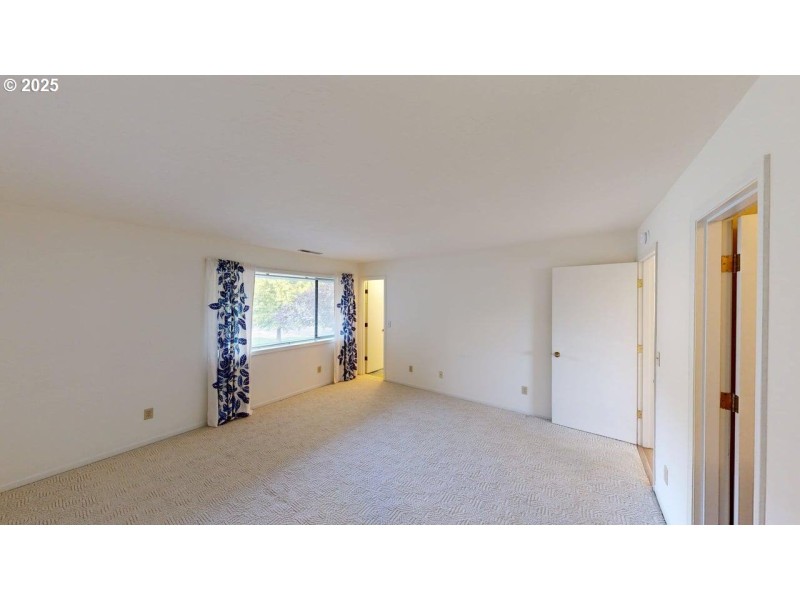 Bedroom, Primary