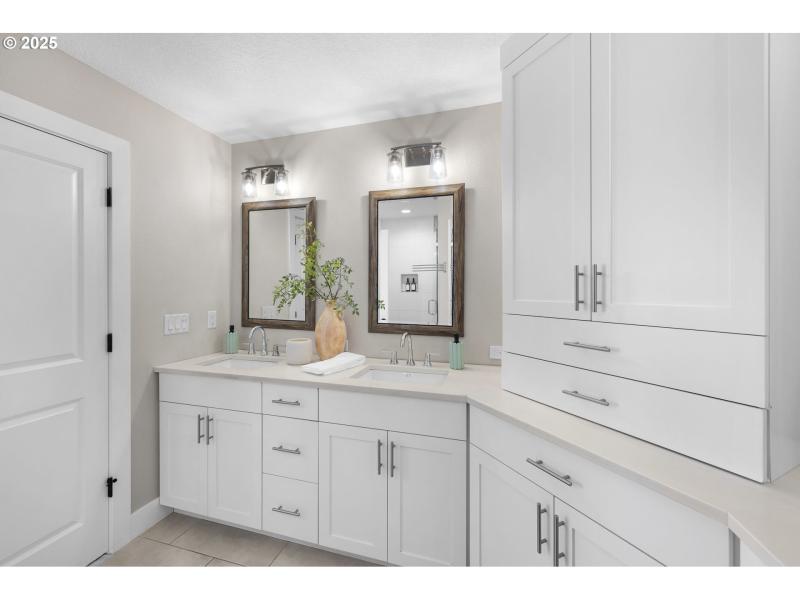 Owner's Suite Bathroom