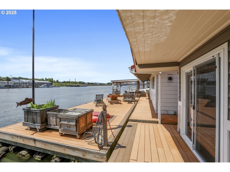 Dock