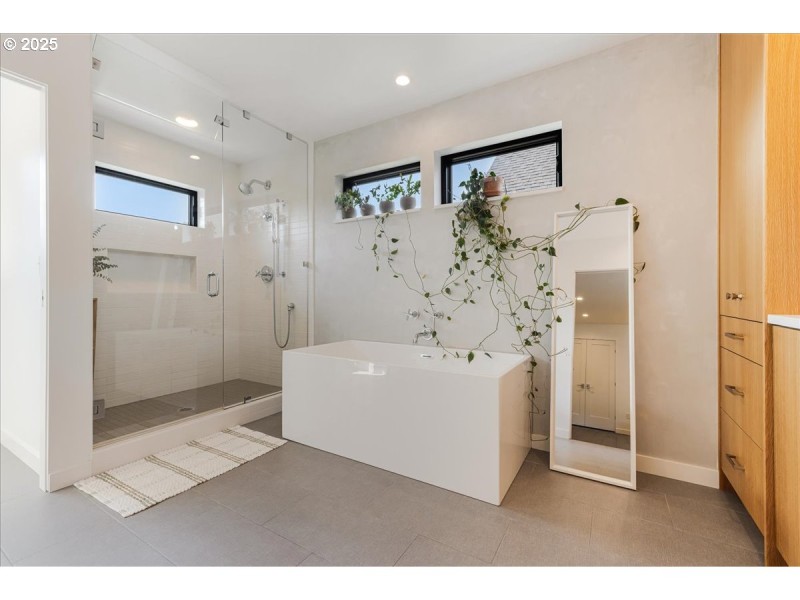 Owner's Suite Bathroom