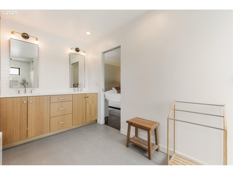 Owner's Suite Bathroom