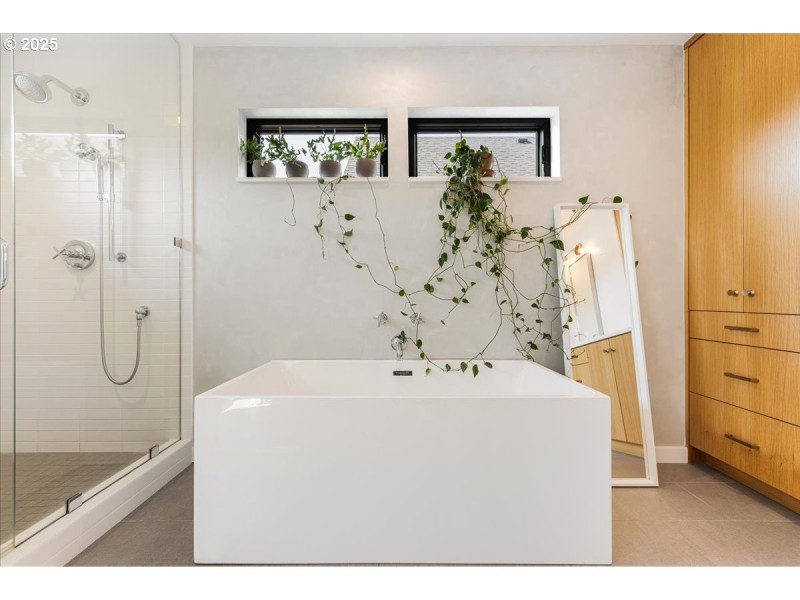 Owner's Suite Bathroom