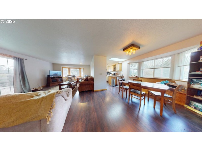 Living Room/Dining Room