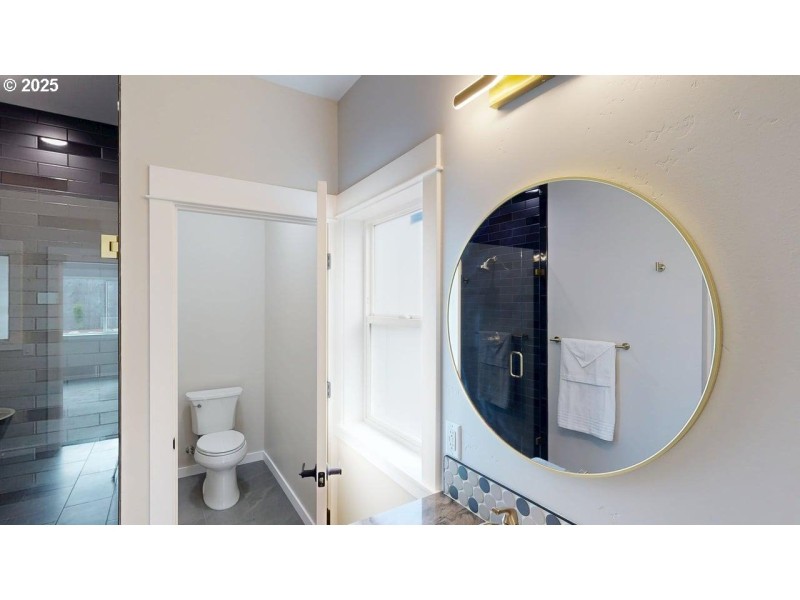 Bathroom, Attached