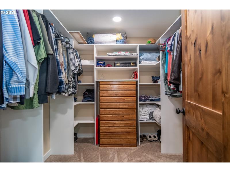 Bedroom, Primary