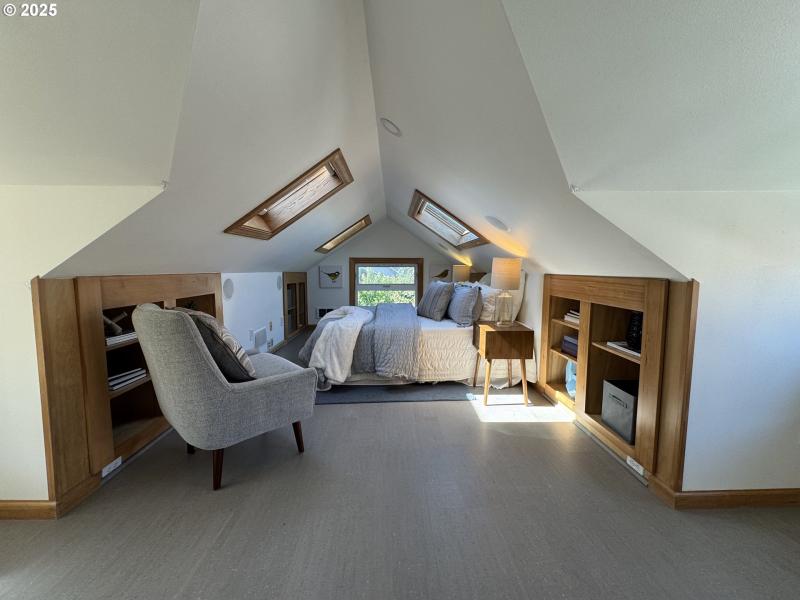 Bedroom, Primary