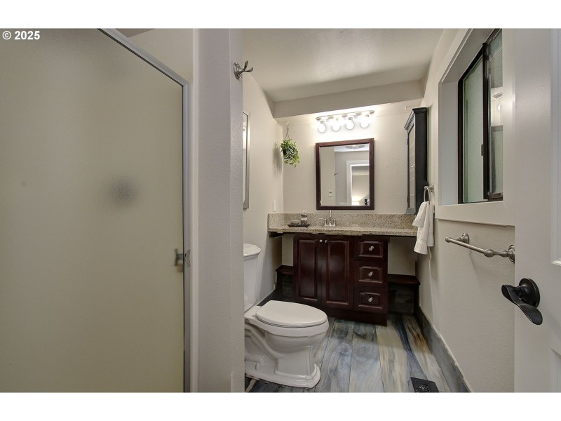 Bathroom, Attached