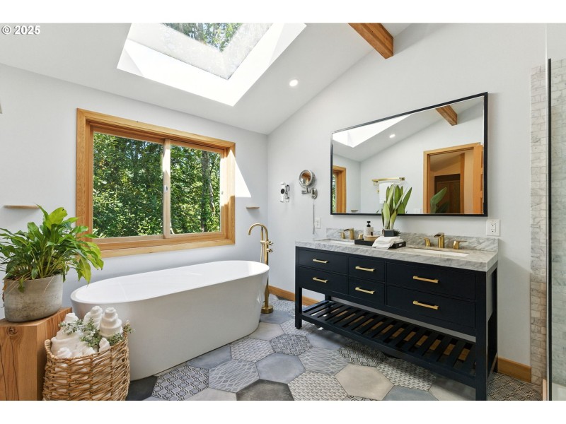 Owner's Suite Bathroom