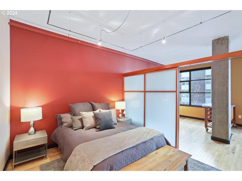 Bedroom, Primary