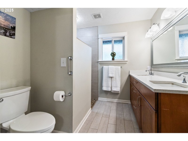 Owner's Suite Bathroom