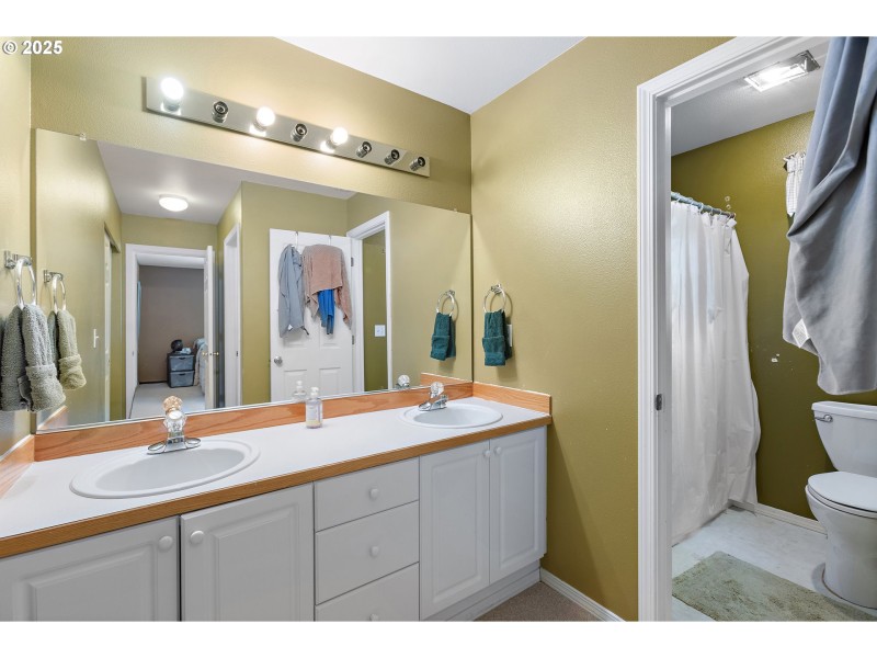 Bathroom, Attached