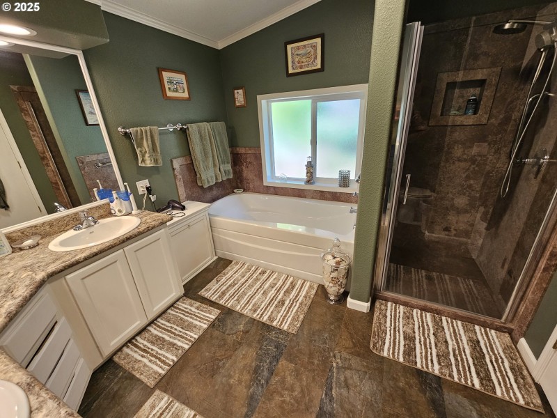Bathroom, Attached